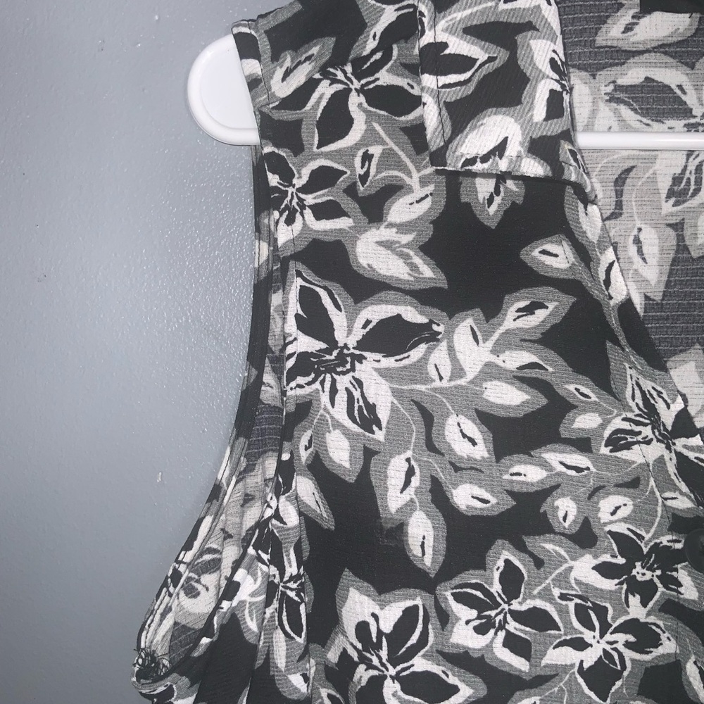 Fred David Black & White Floral Sleeveless Tie Burton Front Stretch Knit Top 1X - Picture 6 of 9